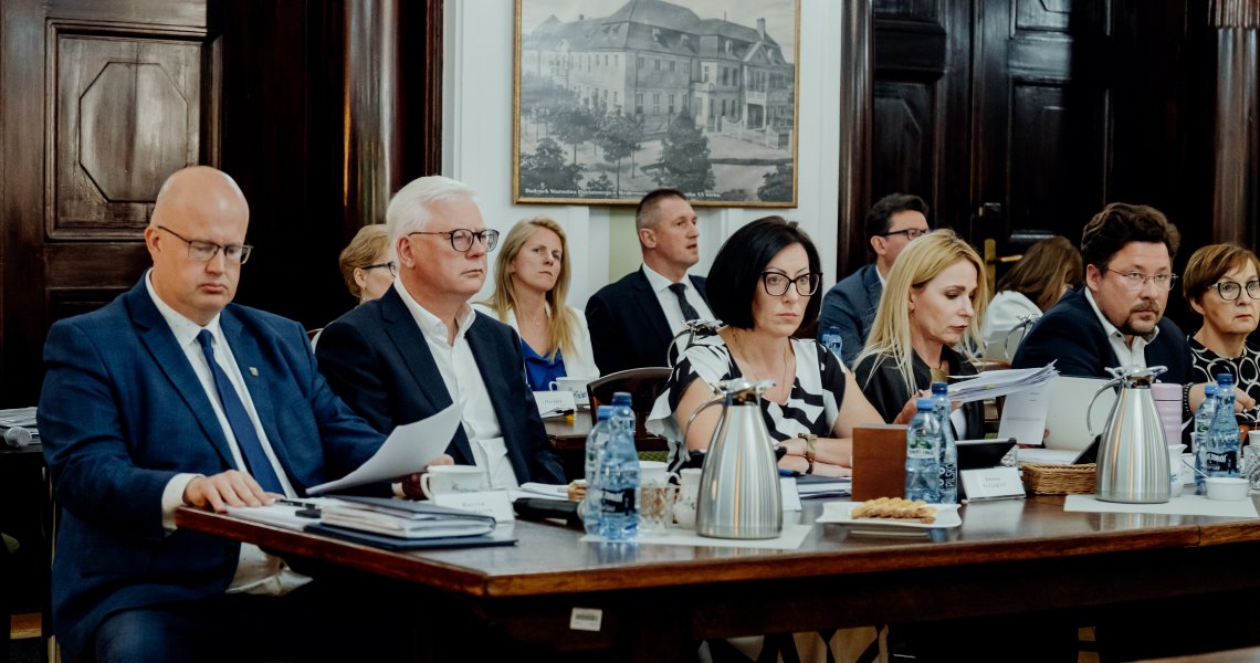 Starosta i Zarząd Powiatu z wotum zaufania i absolutorium